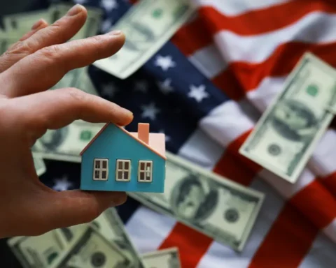 Homeowners Insurance cost in usa with dollar and flag