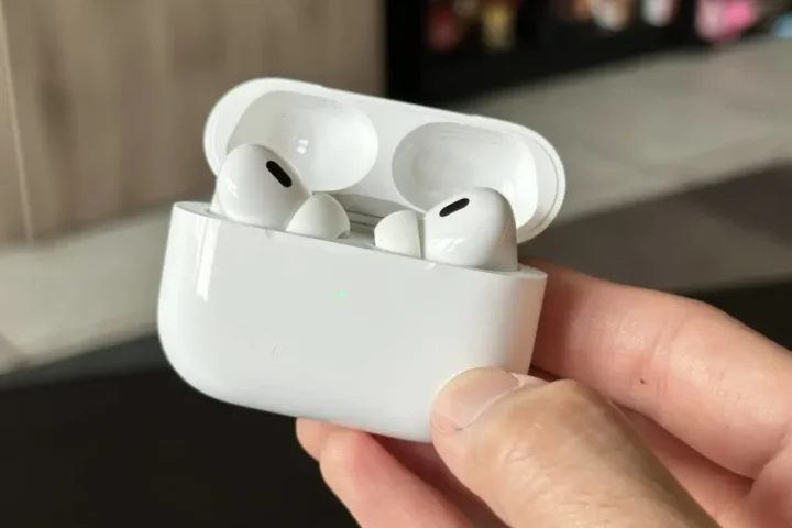 Airpods pro 2 in hand