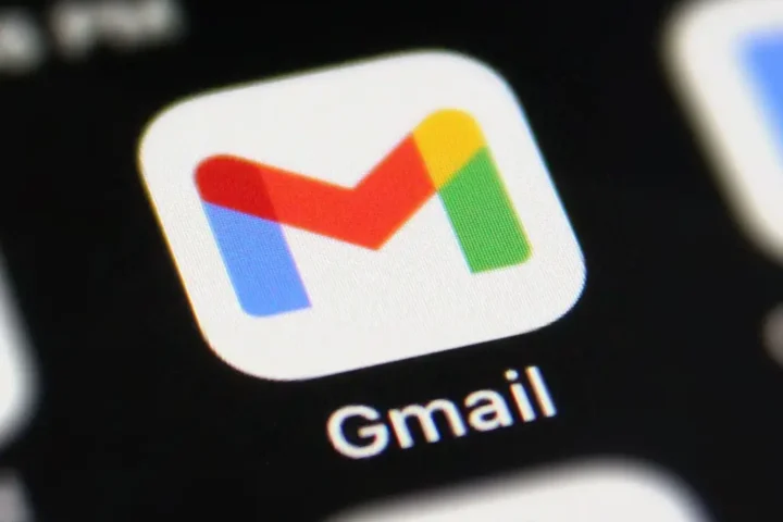 An Android phone displaying Gmail’s Update Shielded Email feature.